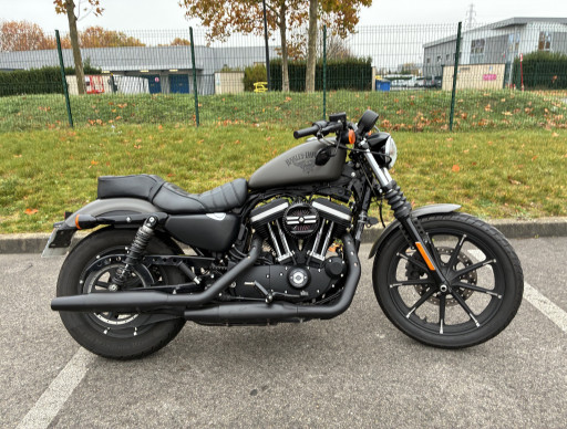 HARLEY-DAVIDSON SPORTSTER IRON 883