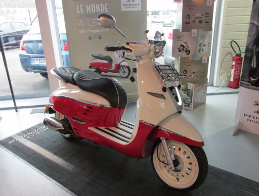 SCOOTER PEUGEOT DJANGO  50cc 4t neuf