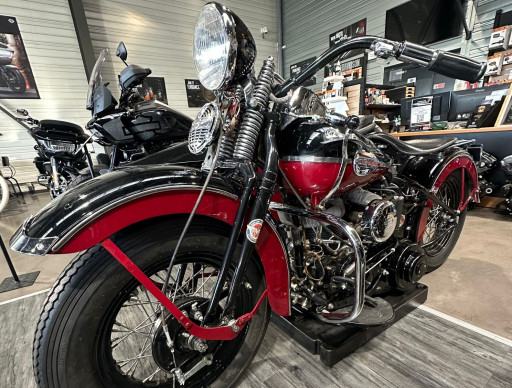 HARLEY-DAVIDSON FLAT HEAD 750