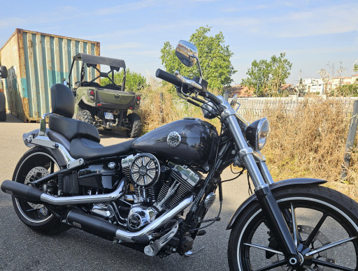 HARLEY-DAVIDSON SOFTAIL BREAKOUT 1690