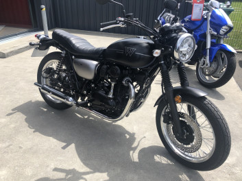KAWASAKI W 800
