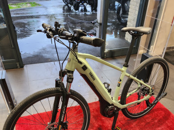 VELO YAMAHA AVEC ASSISTANCE ELECTRIQUE CROSS CORE VTC VAE