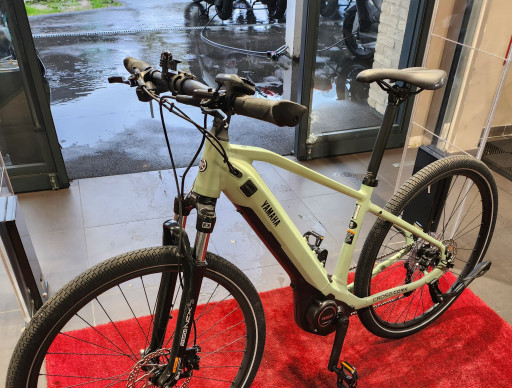 VELO YAMAHA AVEC ASSISTANCE ELECTRIQUE CROSS CORE VTC VAE