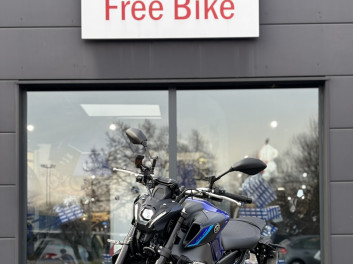 YAMAHA MT-09