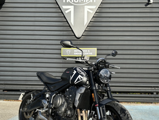 TRIUMPH TRIDENT 660