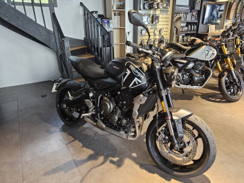TRIUMPH TRIDENT 660