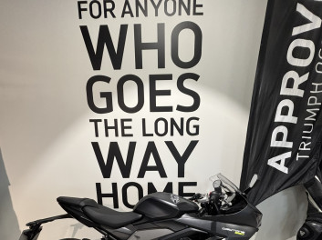 TRIUMPH 	DAYTONA 660