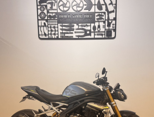 TRIUMPH SPEED TRIPLE 1200 RS