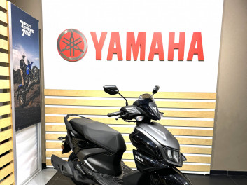 YAMAHA RayZR 125