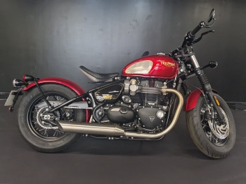 TRIUMPH Bonneville Bobber 1200 GOLD LINE EDITION