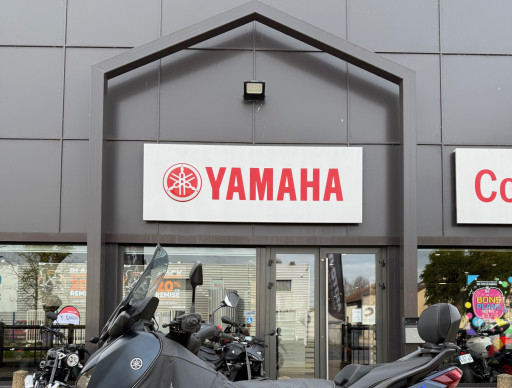 YAMAHA XMAX 300