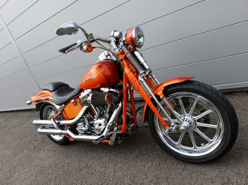 HARLEY-DAVIDSON SOFTAIL SPRINGER 1800 CVO