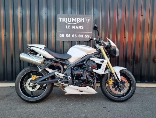 TRIUMPH STREET TRIPLE 675
