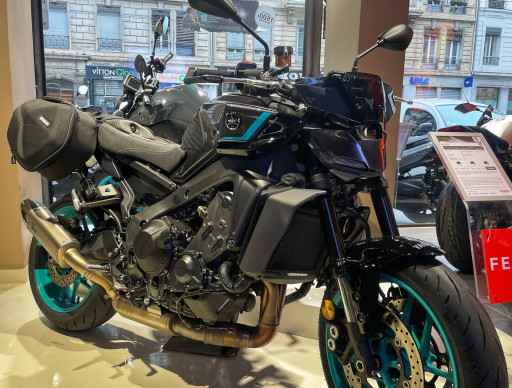 YAMAHA MT-09