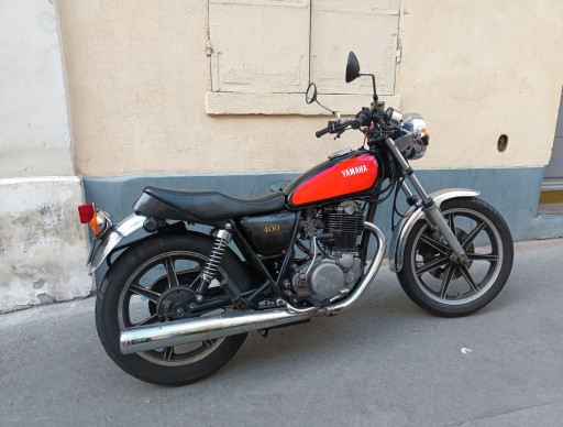 YAMAHA SR 400