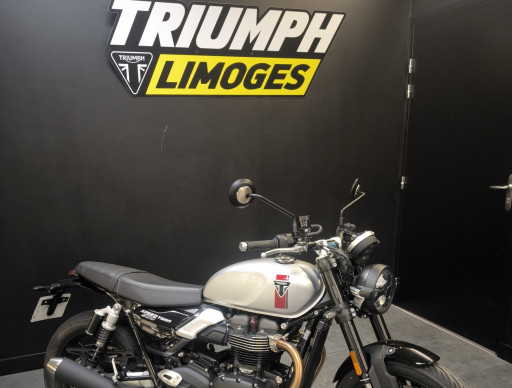TRIUMPH SPEED TWIN 900