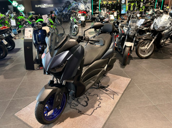 YAMAHA XMAX 300