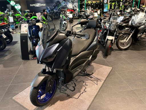 YAMAHA XMAX 300
