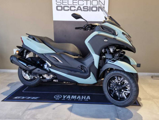 YAMAHA TRICITY 300