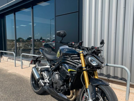 TRIUMPH SPEED TRIPLE 1200 RS