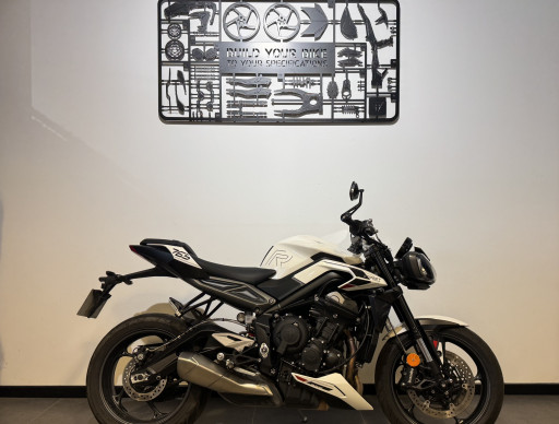 TRIUMPH STREET TRIPLE 765 R