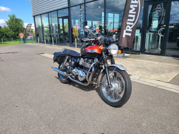 TRIUMPH BONNEVILLE T100 