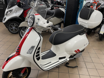 VESPA GTS 125IE ABS RACING SIXTIES
