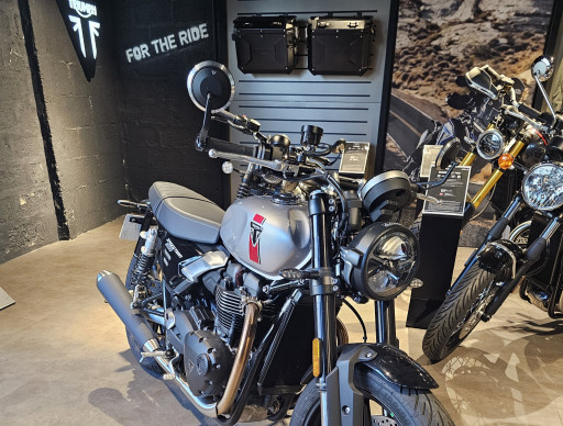 TRIUMPH SPEED TWIN 900
