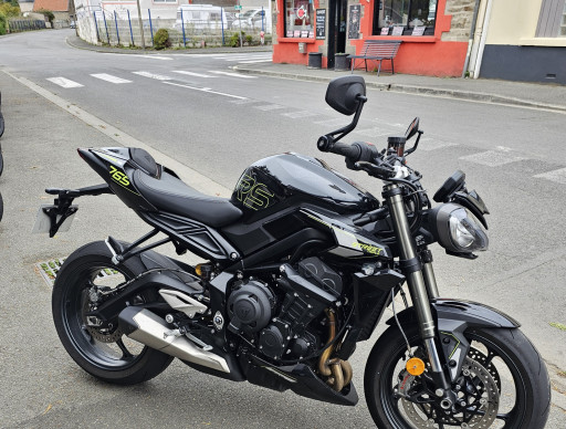 TRIUMPH STREET TRIPLE 765 RS