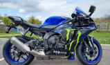 YAMAHA YZF 1000 R1
