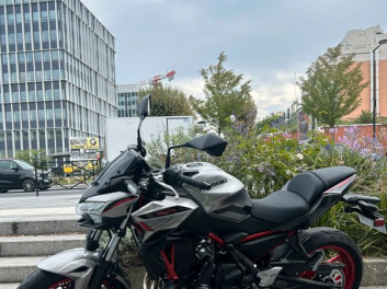 KAWASAKI Z650 - ETAT NEUVE - 456 kms - MOTO PERMIS A2/A - 6499 EUROS