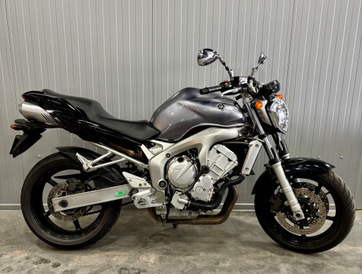 YAMAHA FZ6
