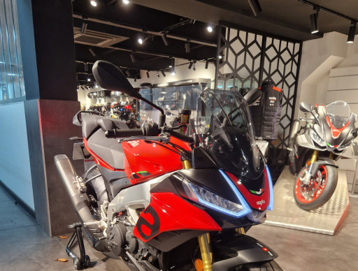 APRILIA TUONO 1100 V4