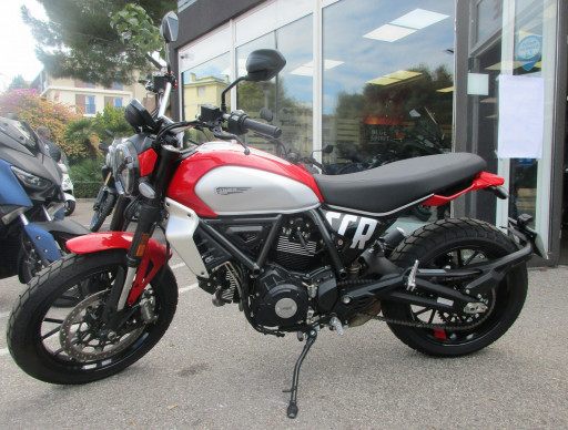 DUCATI SCRAMBLER 800 icon velvet red