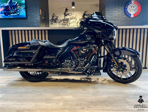 HARLEY-DAVIDSON TOURING STREET GLIDE 1923 CVO 