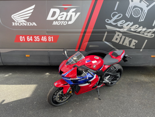 HONDA CBR 1000 RR-R