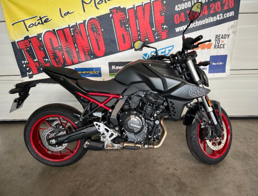 SUZUKI GSX-8S