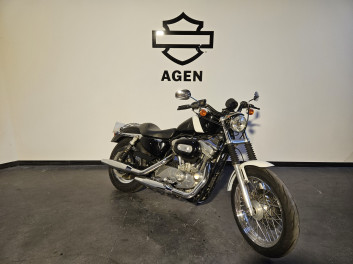 HARLEY-DAVIDSON SPORTSTER 883