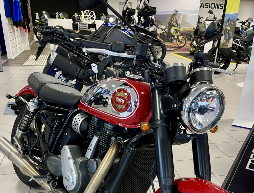 BSA GOLDSTAR 650