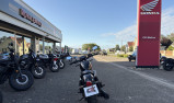 HYOSUNG GV125S-EVO COLORIS NOIR / ROUGE