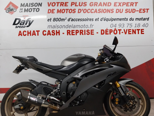 YAMAHA R6