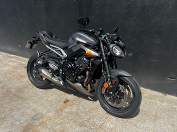 TRIUMPH STREET TRIPLE 765 RS