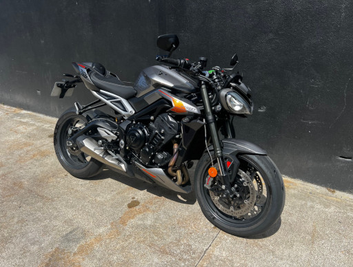 TRIUMPH STREET TRIPLE 765 RS