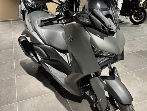 YAMAHA XMAX 300