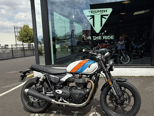 TRIUMPH SPEED TWIN 900