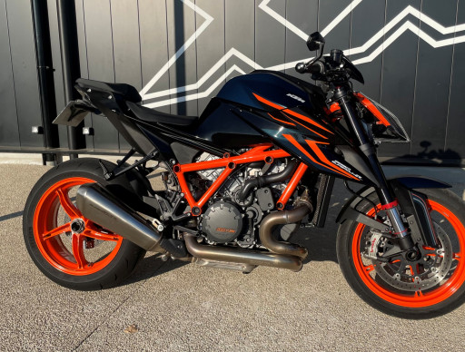 KTM 1290 SUPER DUKE R TECH PACK