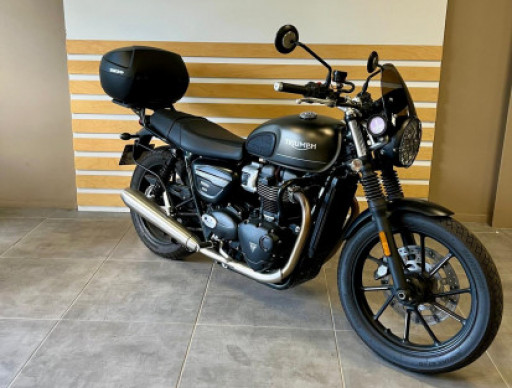 TRIUMPH STREET TWIN 900