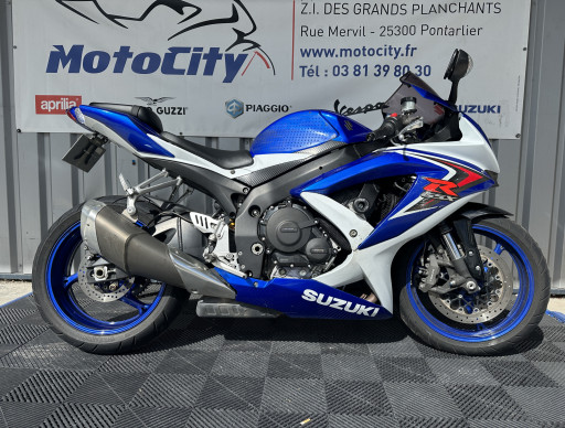 SUZUKI GSX-R 750
