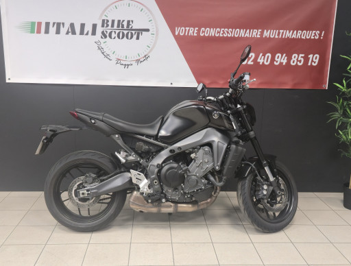 YAMAHA MT-09