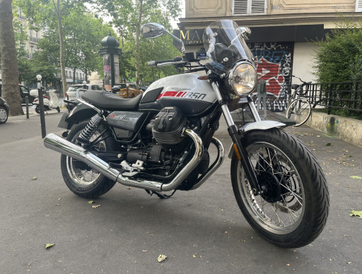 MOTO GUZZI V7 SPECIAL 850 - 1ER MAIN - BLANC/ROUGE